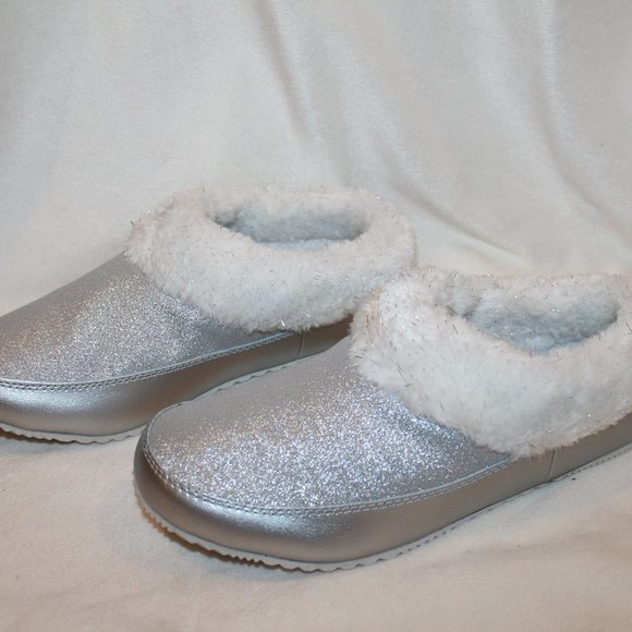 NIB SOREL WOMEN'S METALLIS SILVER SLIP ON FUR SLIPPERS - Picture 2 of 6
